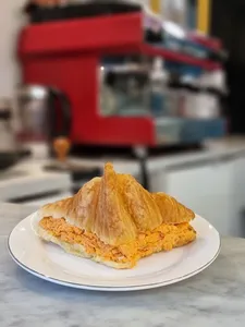 Croissant Ave Pimiento